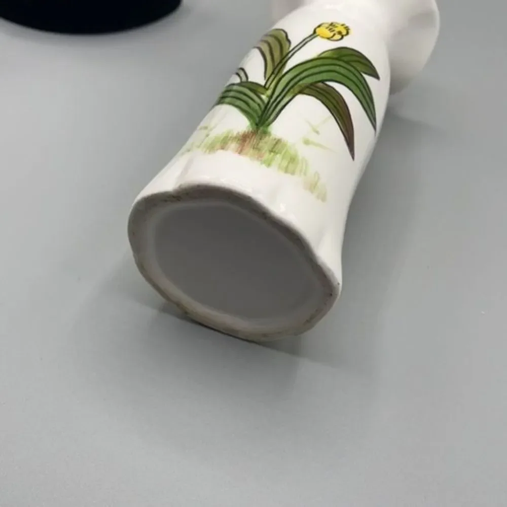 Vintage 1984 FTD 6:75” X3” wide yellow floral vase.